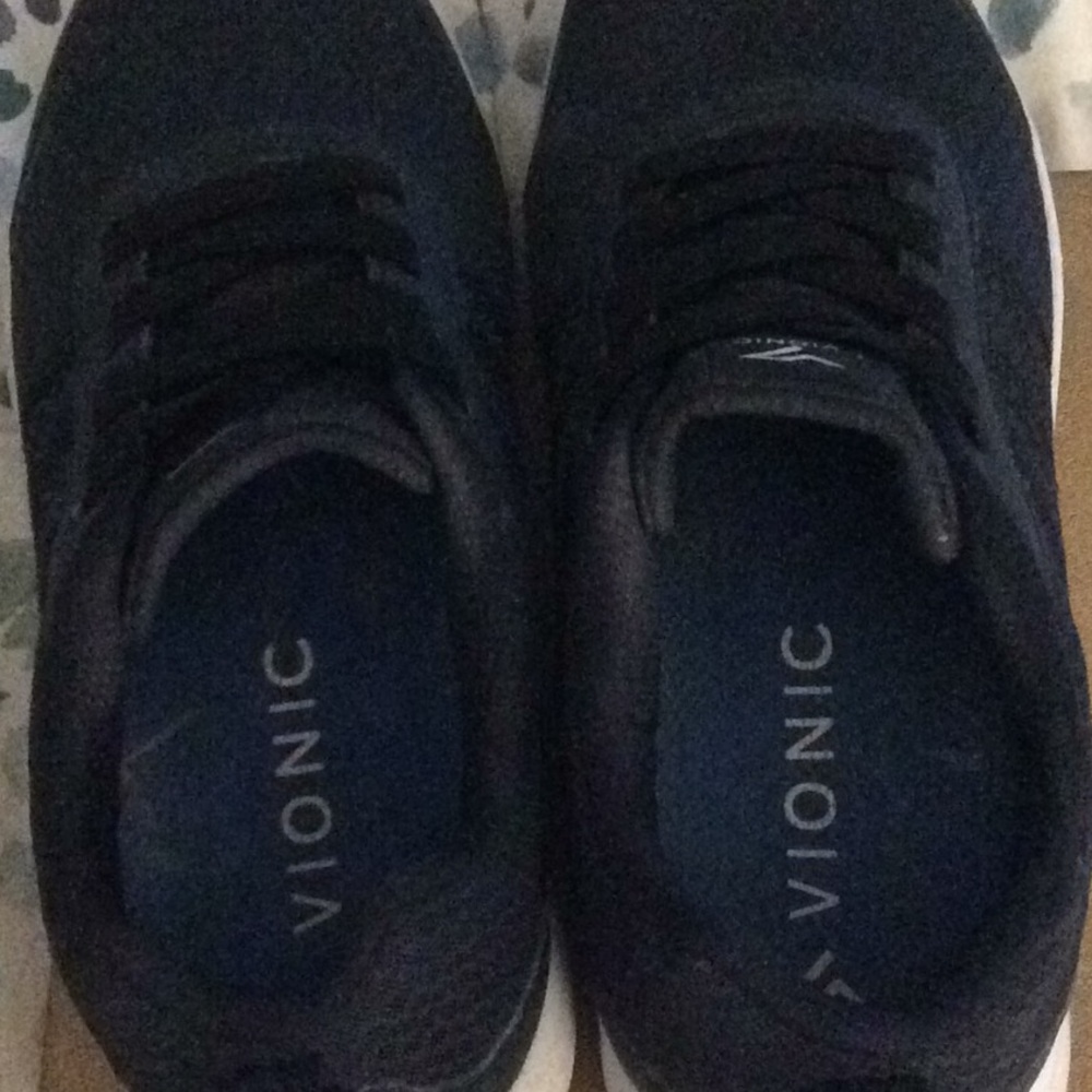 Vionic sneakers - Picture 3 of 4